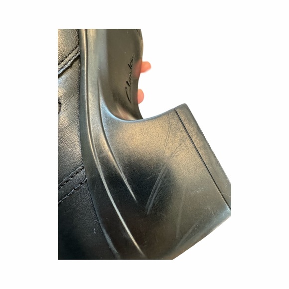 Clark’s black bootie with 2 inch heel size 8 ultimate comfort collection - Picture 10 of 11